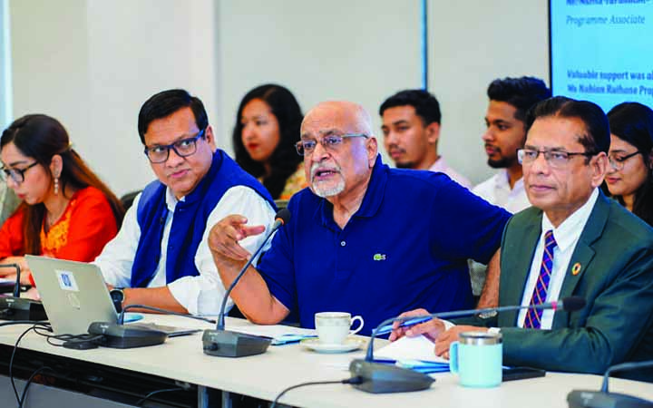 অর্থনীতির গতি ফেরাতে ব্যর্থতা, ছয় মাসে ১৯ সূচকে অবনতি: ড. দেবপ্রিয় ভট্টাচার্য