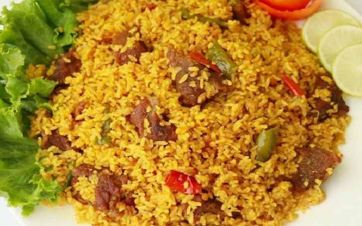 বৃষ্টির দিনেই কেন খিচুড়ি খাওয়ার ইচ্ছা জাগে