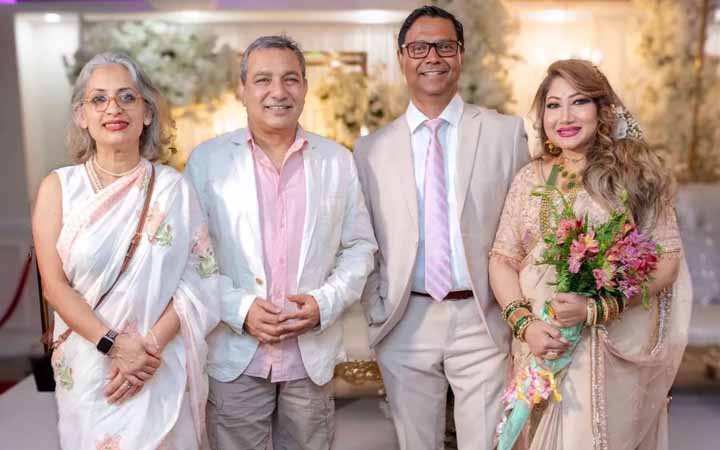 একসাথে ফ্রেম বন্দি হলেন বিপাশা, তৌকীর, টনি ও প্রিয়া