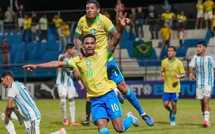 ব্রাজিলের কাছে ৩-০ গোলে বিধ্বস্ত আর্জেন্টিনা