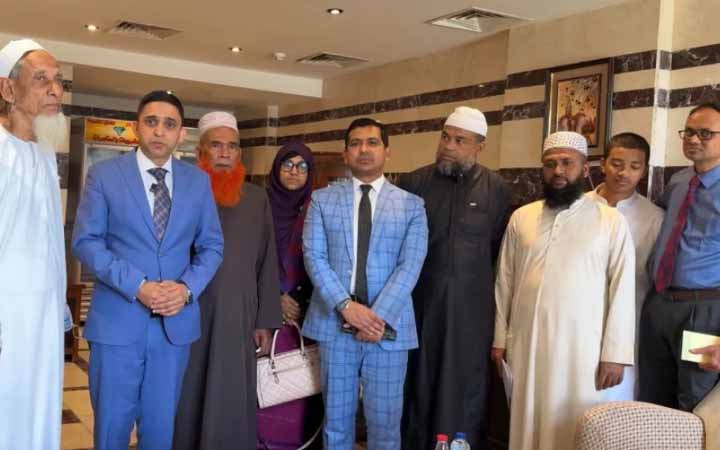 সরকারের সহযোগিতায় দেশে ফিরছেন ৩৩ ওমরাযাত্রী