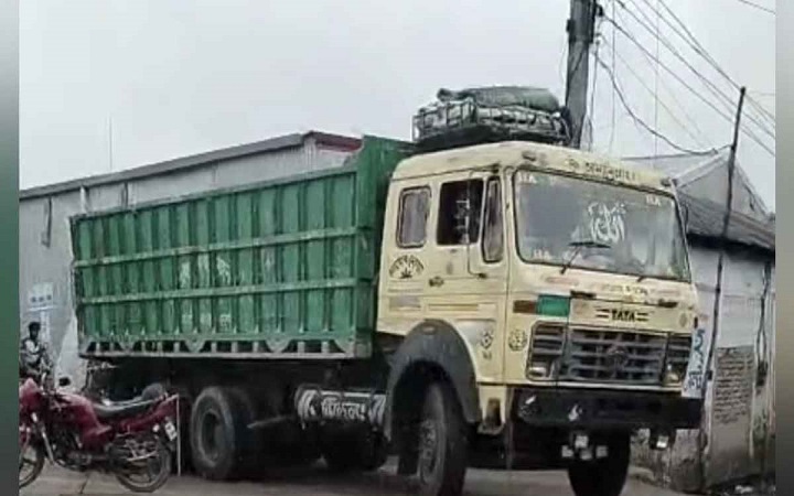 কুষ্টিয়ায় ১২ টন চিনিসহ ট্রাক জব্দ, আটক ৪