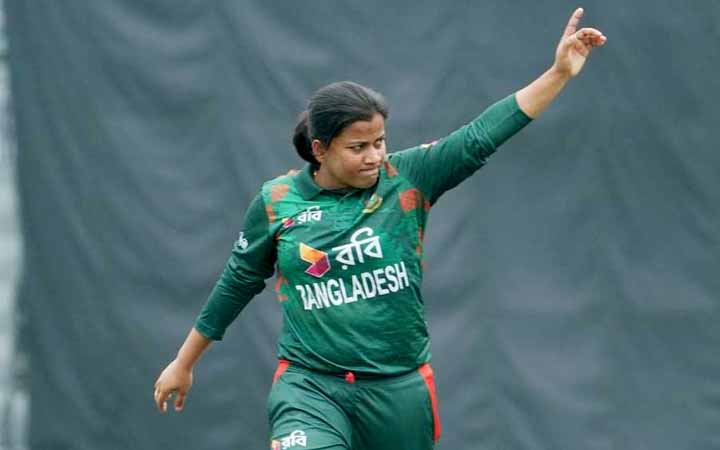 আইসিসি র‌্যাংকিংয়ে আবারও সেরা দশে বাংলাদেশের নাহিদা