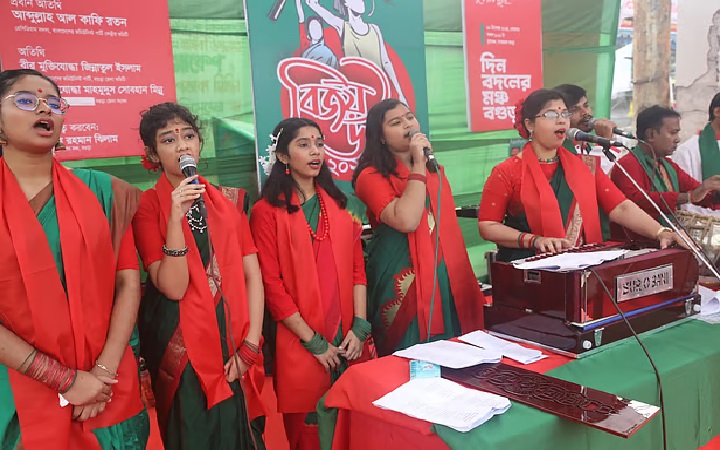 বগুড়ায় উদীচীর অনুষ্ঠানে হামলা