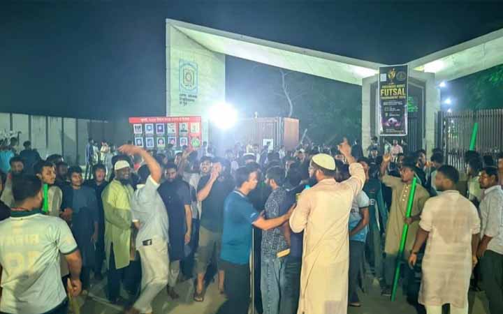 ছাত্রলীগের উসকানিতে বেরোবি ছাত্রদল-শিবিরের সংঘর্ষ