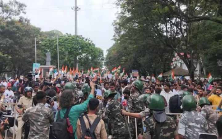 আবারও জেন-জি বিক্ষোভে উত্তাল ভারতের ঝাড়খণ্ড