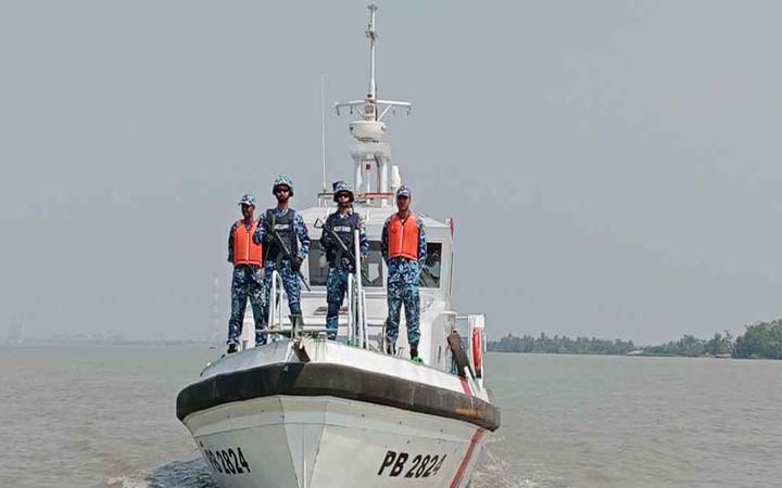 ঈদে নৌপথে নিরাপত্তা ব্যবস্থা জোরদার করেছে কোস্টগার্ড
