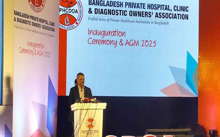 ডাক্তারদের উদ্দেশে যা বললেন আইন উপদেষ্টা