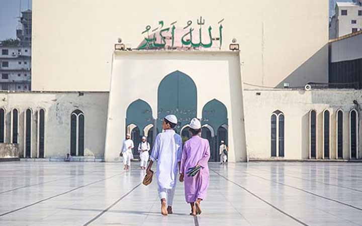 মসজিদে প্রবেশের পথে শয়তান থেকে আশ্রয় প্রসঙ্গে