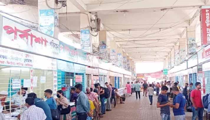 ঈদের দ্বিতীয় দিনেও ঢাকা ছাড়ছেন অনেকে