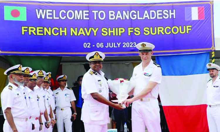 চট্টগ্রাম নৌ অঞ্চলে ফ্রান্স নৌবাহিনীর জাহাজ