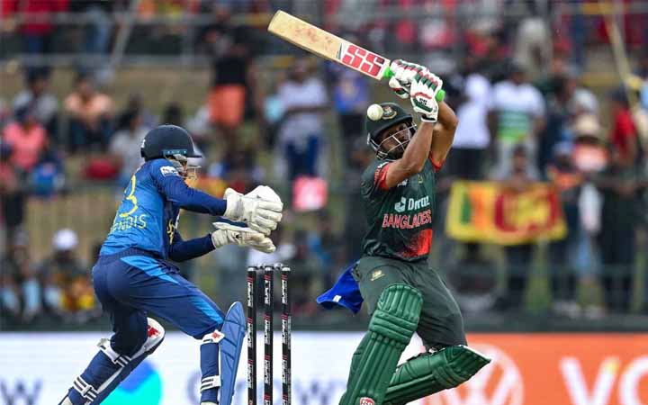 দলের মোট রান সংগ্রহের অর্ধেকেরও বেশি করেছেন শান্ত