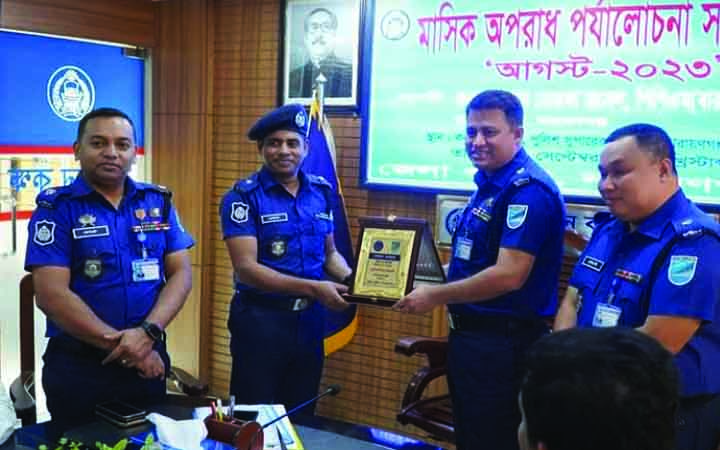 নারায়ণগঞ্জ জেলার শ্রেষ্ঠ ওসি গোলাম মোস্তফা
