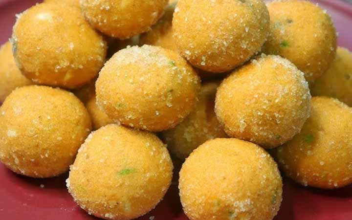 রেসিপিঃ বেসনের লাড্ডু তৈরি