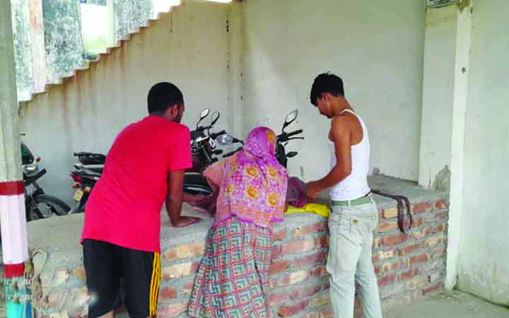 বর্ষার পানিতেই কেরে নিল ২ বছরের মরিয়মকে