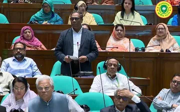 "স্বাস্থ্য খাতে বাজেট বরাদ্দের মূল লক্ষ্য ভেঙে পড়া স্বাস্থ্য ব্যবস্থাকে ঢেলে সাজানো"