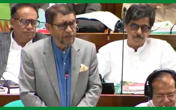 "১৮ কোটি মানুষের জীবন ও স্বাস্থ্য সুরক্ষাই সরকারের অগ্রাধিকার"