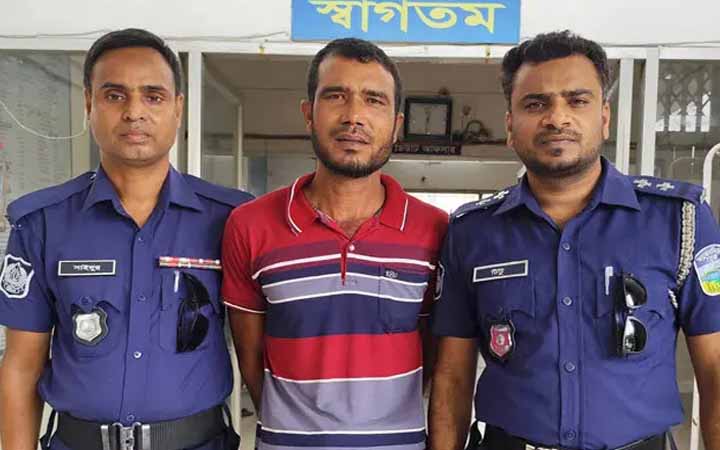 ময়মনসিংহে স্ত্রী হত্যায় অভিযুক্ত স্বামীকে আদালতে হাজির করলো পুলিশ