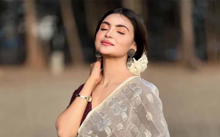 ‘মনের মতো বউ’ নিয়ে আসছেন মারিয়া শান্তা