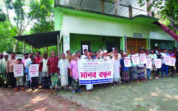 মানিকগঞ্জে মসজিদে ১১ দিন ধরে তালা ঝুলছে