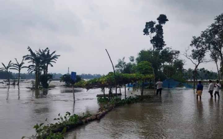 বরিশালে বাড়ছে নদ-নদীর পানি