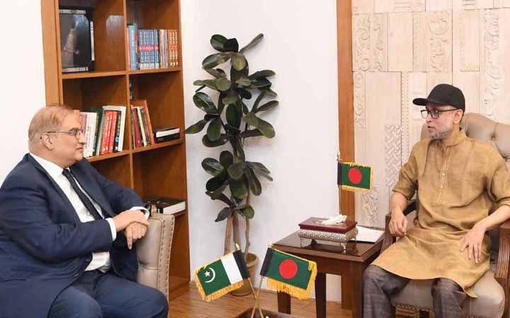 পাকিস্তান হাইকমিশনার সৌজন্য সাক্ষাৎ করলেন সংস্কৃতি উপদেষ্টার সঙ্গে
