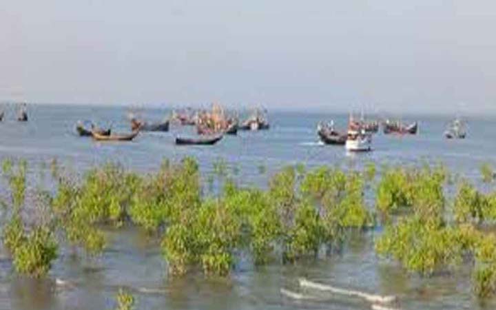 মিয়ানমারে থেকে ফিরলেন ৫৬ বাংলাদেশি জেলে