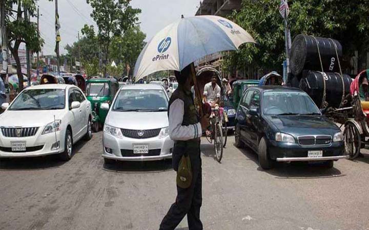 দুই দিন পর ঢাকার আকাশ রৌদ্রোজ্জ্বল হলেও রয়েছে বৃষ্টির আভাস