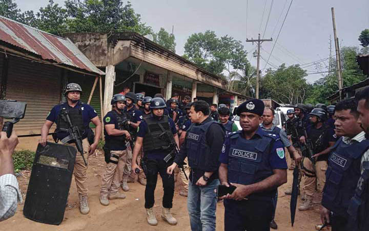 কুলাউড়ায় জঙ্গি আস্তানায় অভিযান, আটক ৯