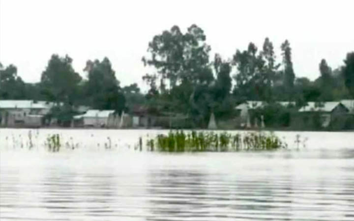 জামালপুরে বিপৎসীমার ওপরে যমুনার পানি, তলিয়ে যাচ্ছে ফসল
