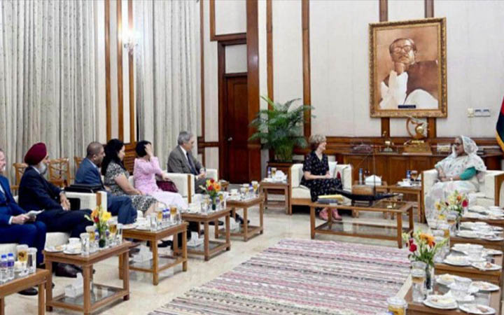 গণতন্ত্র সমুন্নত রাখতে আমরা প্রতিশ্রুতিবদ্ধ : প্রধানমন্ত্রী