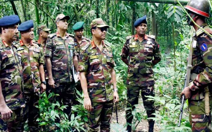 যশোর সফরে সেনাপ্রধান এস এম শফিউদ্দিন