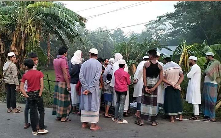 নামাজ পড়তে যাওয়ার পথে মাইক্রো চাপায় মুসল্লির মৃত্যু