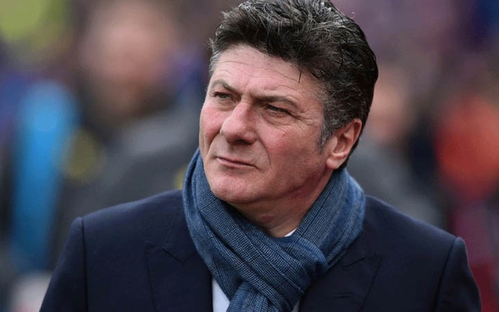 ম্যাচ হেরে কোচকে ফেলেই চলে গেল টিম বাস