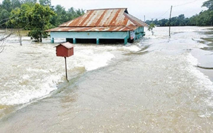 উত্তর-পূর্বাঞ্চলে আকস্মিক বন্যার শঙ্কা, সতর্কতা জারি
