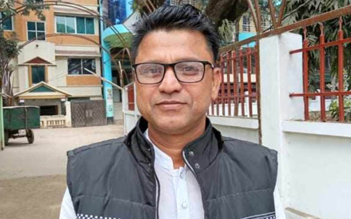অস্ত্র নিয়ে ভোটকেন্দ্রে যেতে বললেন ইউপি মেম্বার