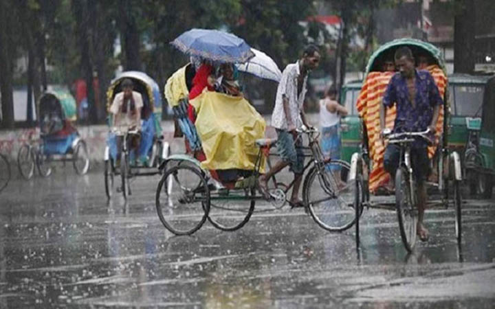 ঢাকায় গুঁড়ি গুঁড়ি বৃষ্টি, জনজীবনে স্বস্তি