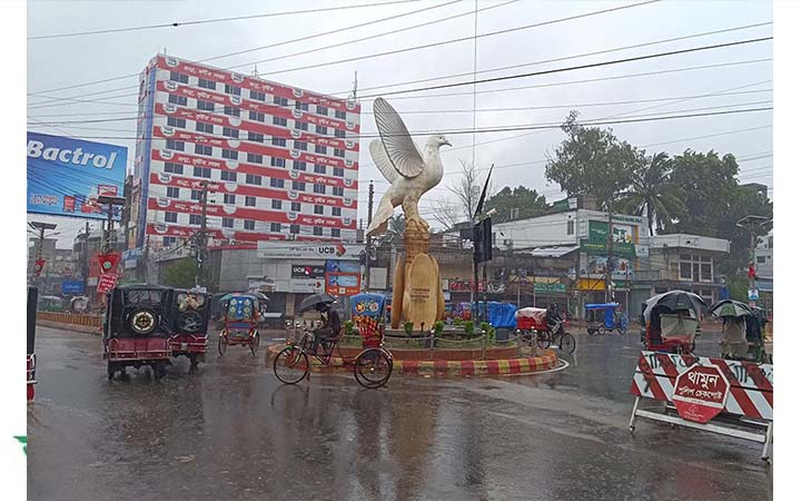 ঝিনাইদহে টানা বৃষ্টিতে ভোগান্তি জনজীবনে