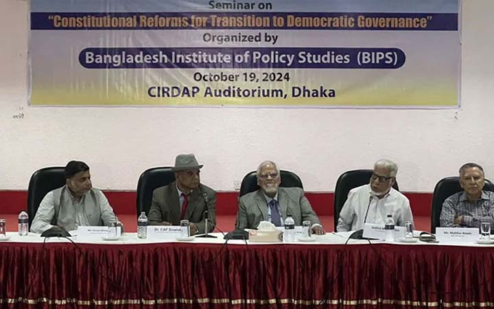 তত্ত্বাবধায়ক বাতিলে রায়ের তোয়াক্কা করেনি শেখ হাসিনা: বিচারপতি মতিন