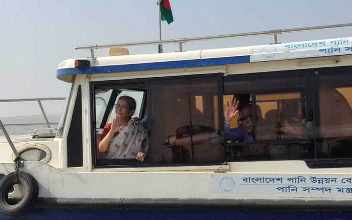 চাঁদপুরের পদ্মা-মেঘনার অভয়াশ্রম ঘুরে দেখলেন উপদেষ্টা ফরিদা