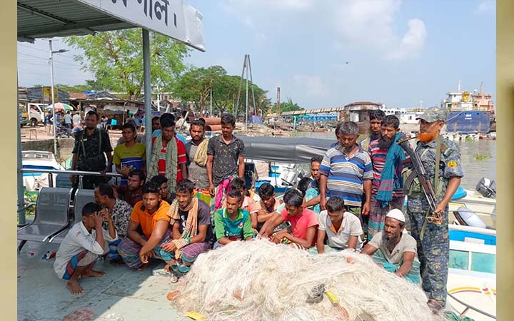 বরিশালে ৩০ জেলের কারাদণ্ড
