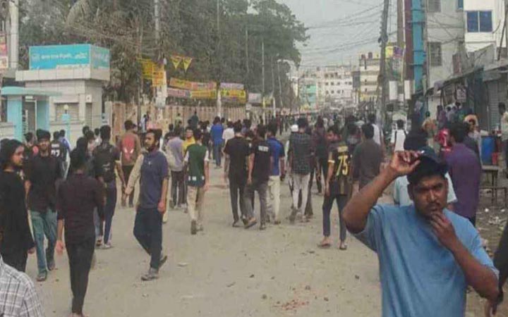 ছাত্রদল ও সাধারণ শিক্ষার্থীদের সংঘর্ষে কুয়েট রণক্ষেত্র, আহত ১৫