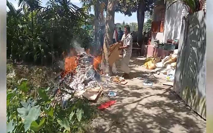 রাজারহাটে নকল সার ও কীটনাশক ধ্বংস, ব্যবসায়ীকে জরিমানা