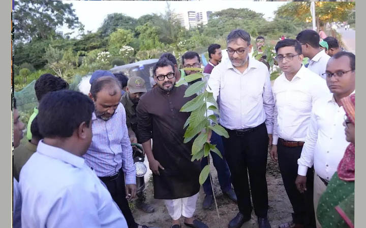 ঢাকার জীববৈচিত্র্য পুনরুদ্ধারে ১৬০০ গাছের চারা রোপণ