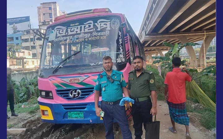 বিআরটিএর অভিযানে সাতটি বাস ডাম্পিংয়ে