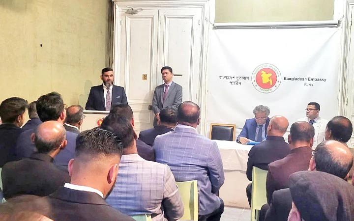 পোস্টাল ব্যালটে ভোট দেবেন প্রবাসীরা: প্যারিসে ইসি সানাউল্লাহ