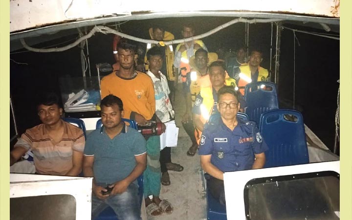 চাঁদপুরে মা ইলিশ সংরক্ষণ অভিযানে ১১ জেলে গ্রেফতার