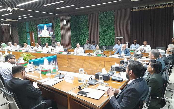 ইসির সাবেক কর্মকর্তাদের কাছে জালিয়াতির অভিজ্ঞতা শুনে ‘গ্যাপস’ পূরণ করতে চান সিইসি