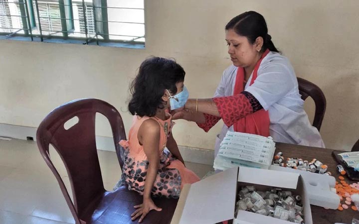 প্রথমদিনে টাইফয়েডের টিকা নিলো ১০ লাখ শিশু