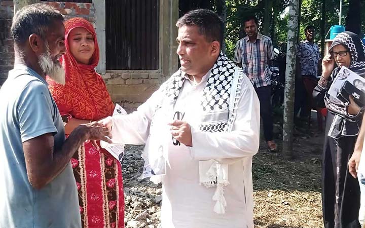 পঞ্চগড়ে ‘ঘরে ঘরে জনে জনে’ কর্মসূচিতে মিলছে সাড়া
